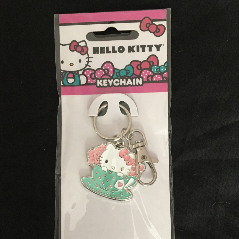 HELLO KITTY - TEA TIME HELLO KITTY ENAMEL METAL KEYCHAIN